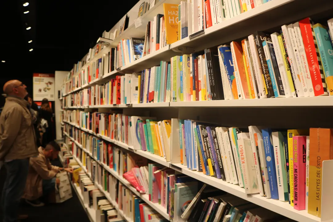 La biblioteca de Fnac en el centro comercial Larios de M&aacute;laga / J.P.