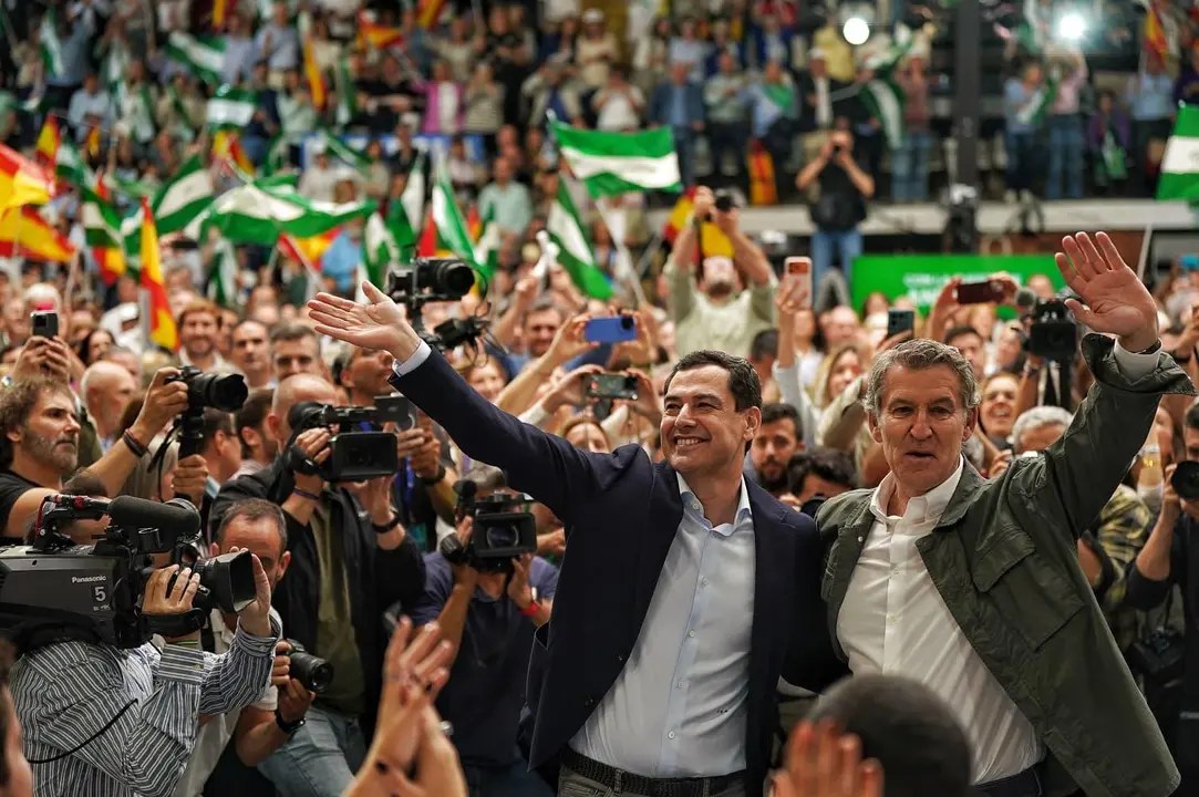 El presidente del PP, Alberto N&uacute;&ntilde;ez Feij&oacute;o, acompa&ntilde;a a su candidato auton&oacute;mico, Juanma Moreno, en M&aacute;laga