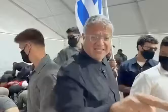 El ministro de Seguridad israel&iacute;, Ben Gvir, en el v&iacute;deo con los activistas de la flotilla.