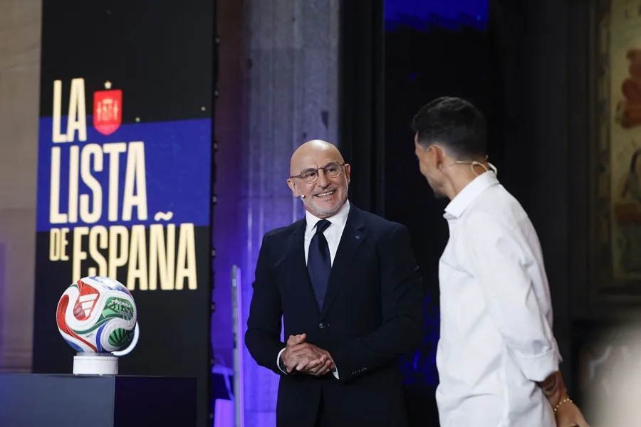 Luis de la Fuente dando la convocatoria para el Mundial 2026
