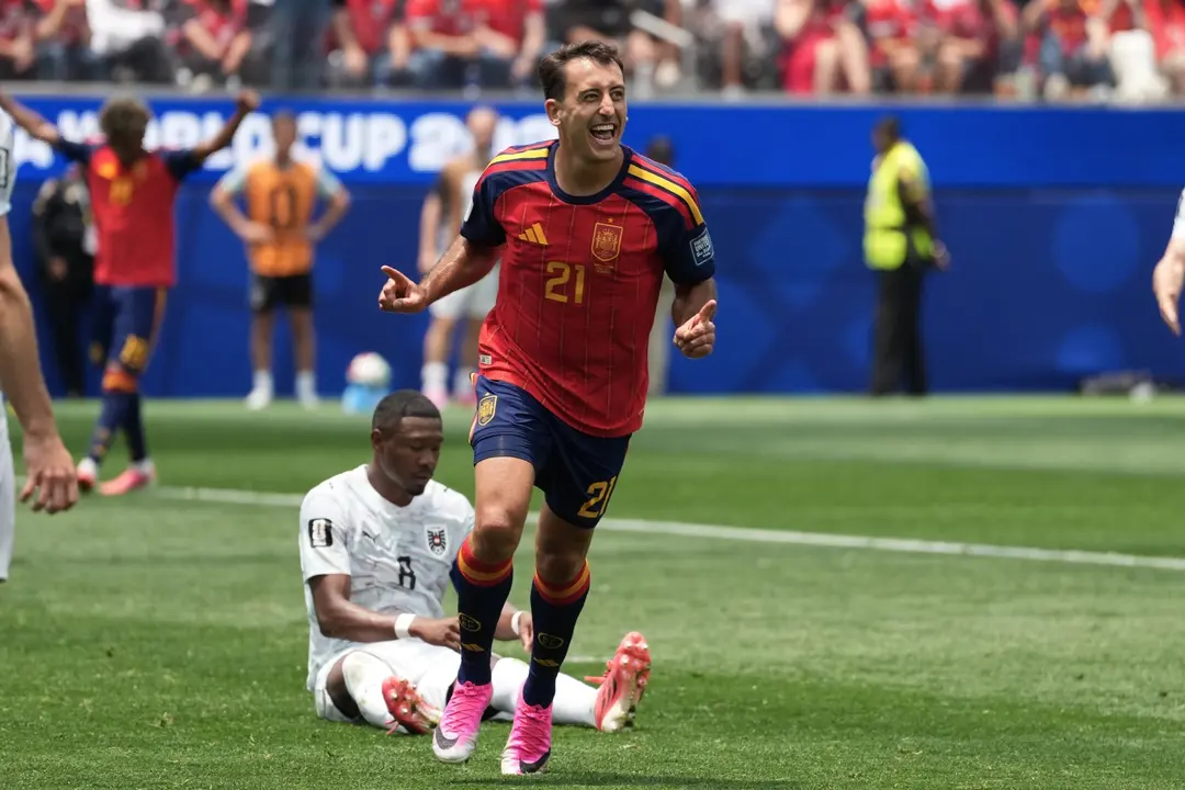 Mikel Oyarzabal celebrando su segundo tanto ante Austria
