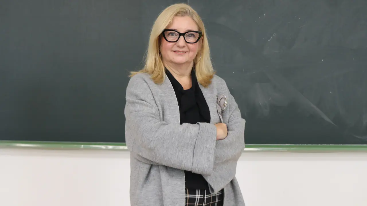 Teresa Vera, dentro de un aula de la facultad / Universitas