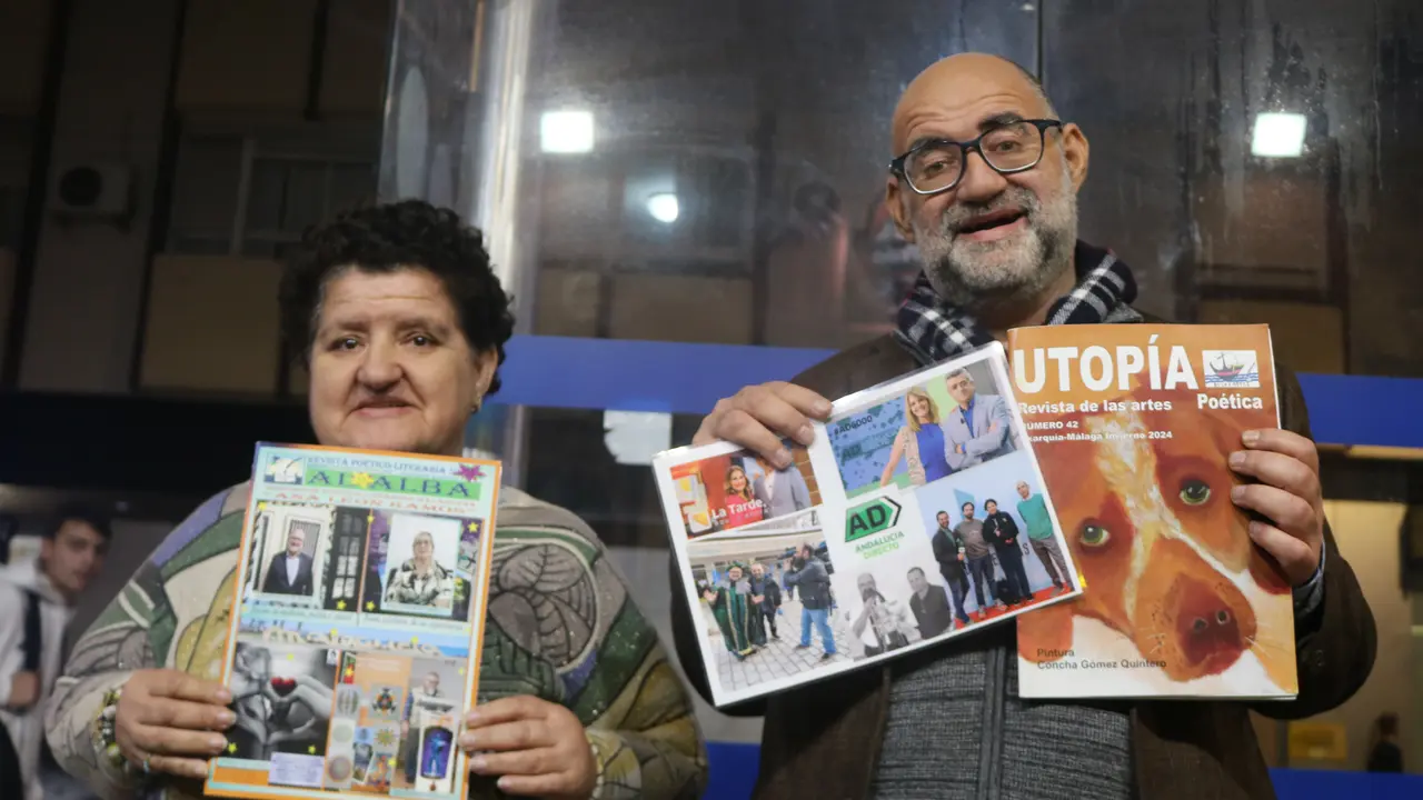 Mocito Feliz, y su hermana Isabel a la izquierda / UNIVERSITAS