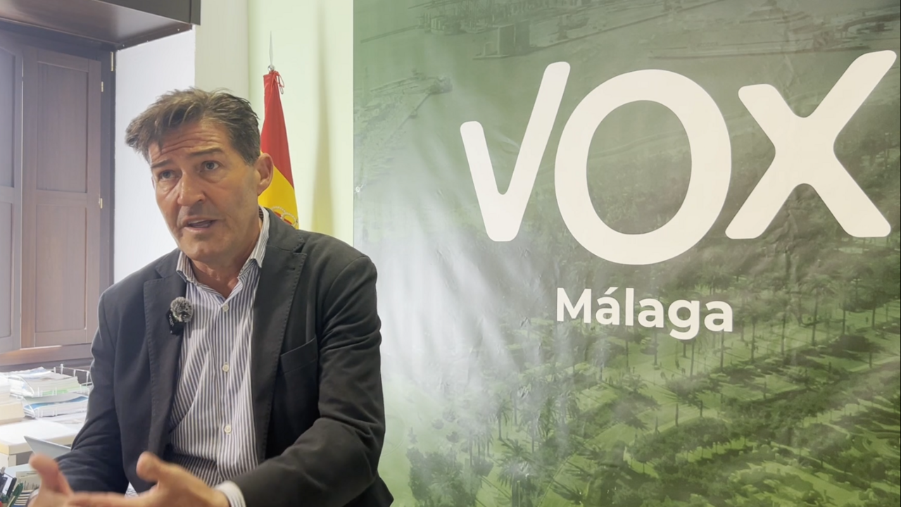 Antonio Alc&aacute;zar, capturado en un momento de la entrevista / J.P.