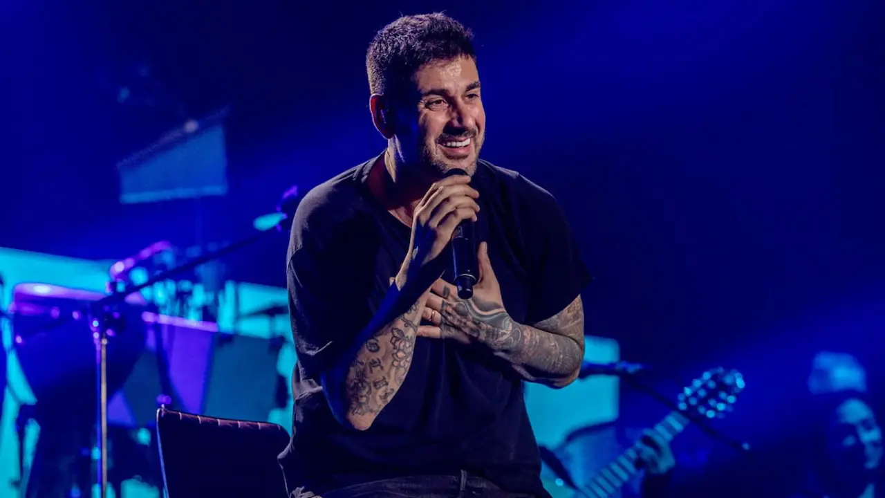 Melendi durante su concierto en Valencia / EFE