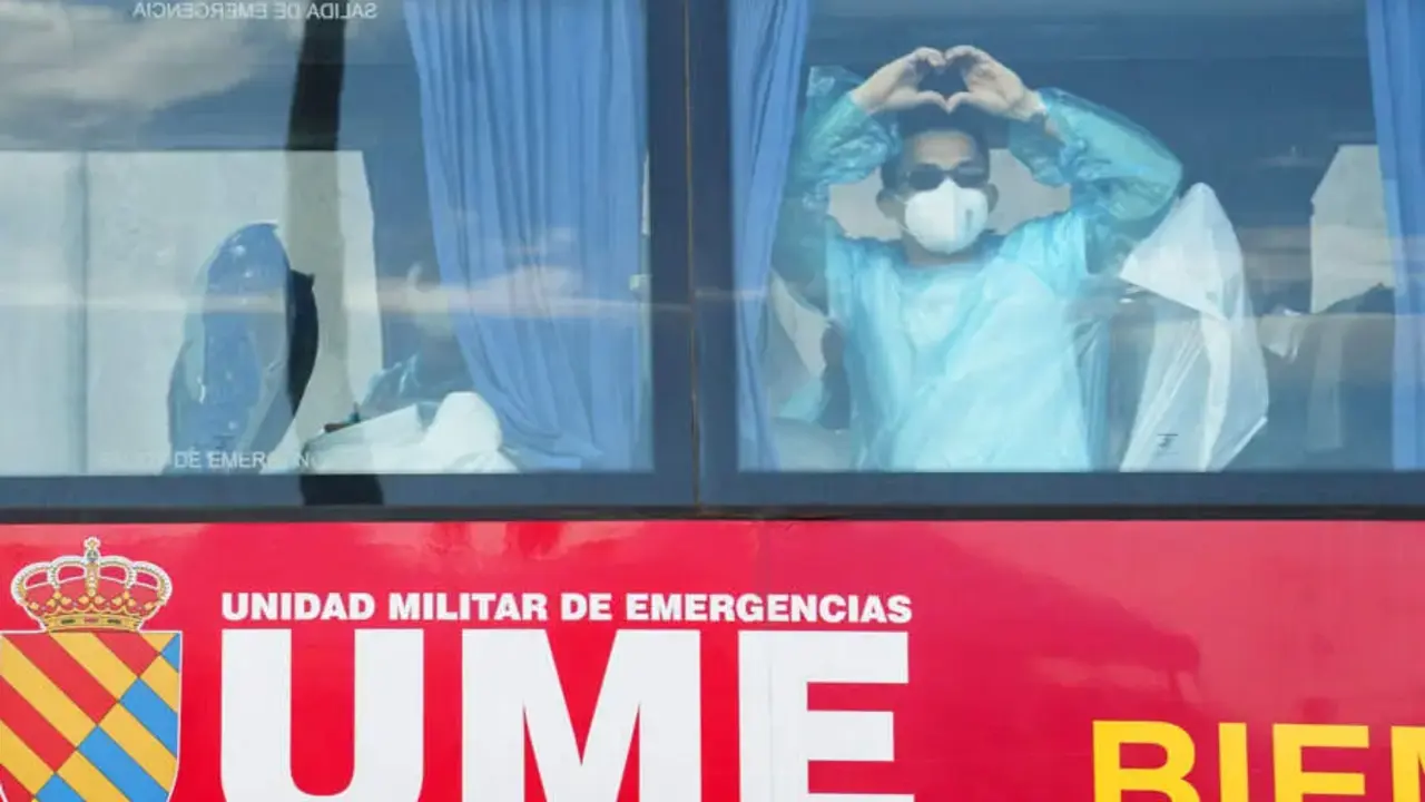 &Uacute;ltimos pasajeros del crucero del hantavirus / EFE
