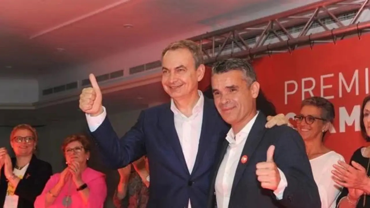 El diputado electo del PSOE por M&aacute;laga, Pepe Bernal, y el expresidente del Gobierno reci&eacute;n imputado, Jos&eacute; Luis Rodr&iacute;guez Zapatero / X de Pepe Bernal