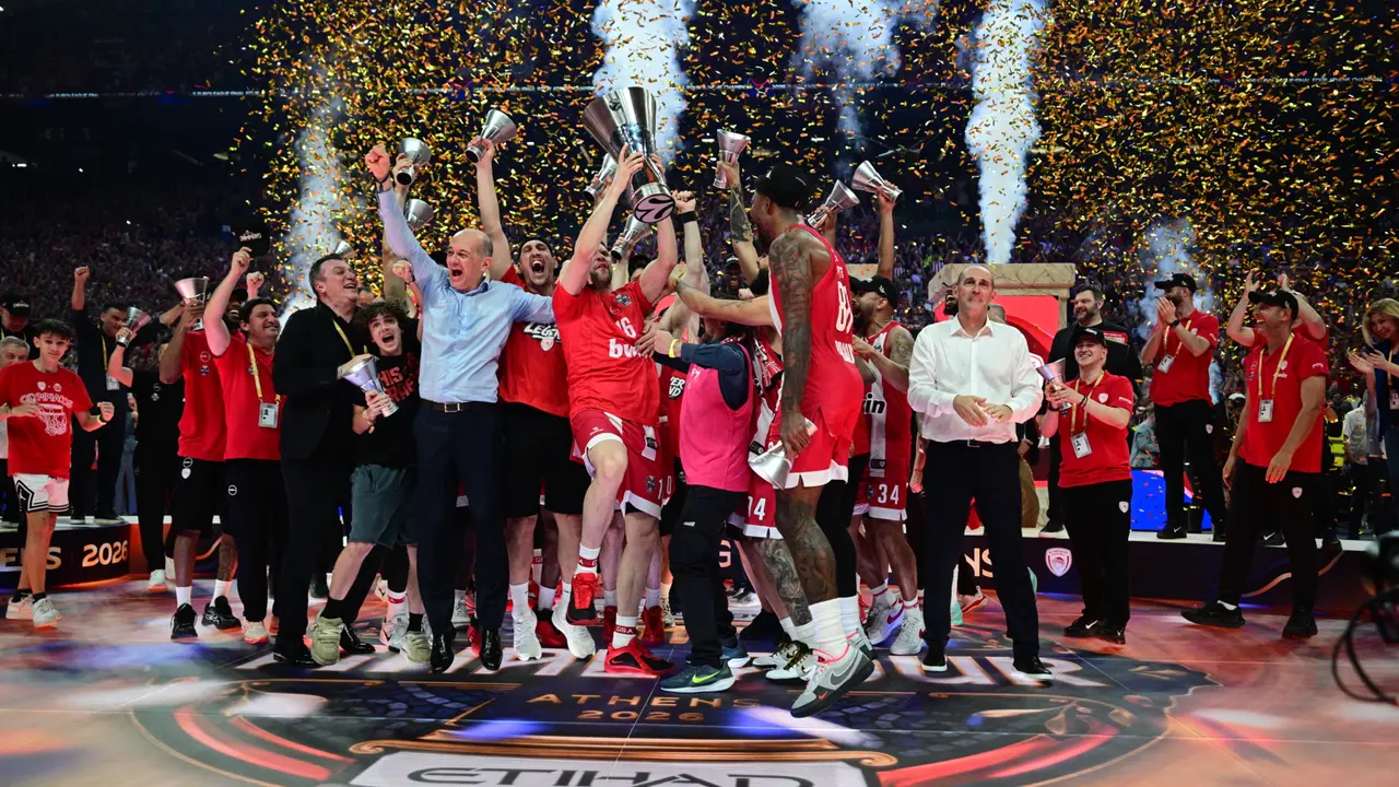 Olympiacos celebra la Euroliga- Olympiacos Twitter