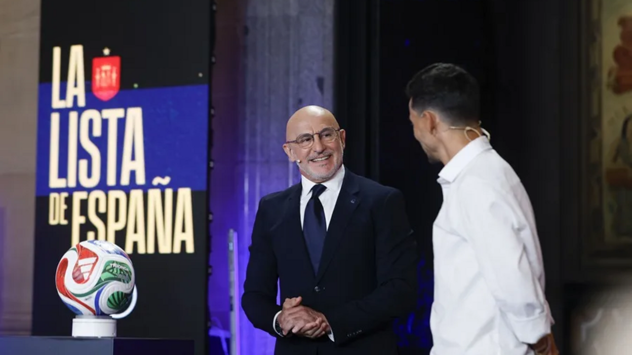 Luis de la Fuente dando la convocatoria para el Mundial 2026