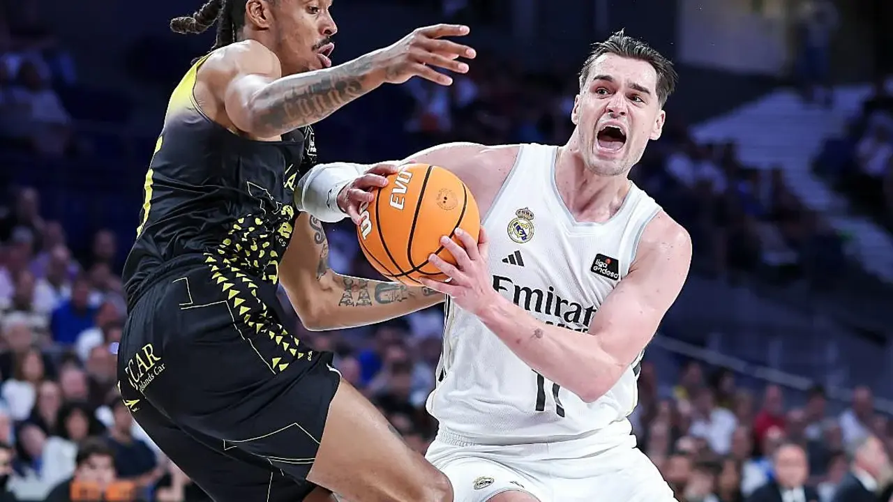 Mario Hezonja manejando la bola - ABC