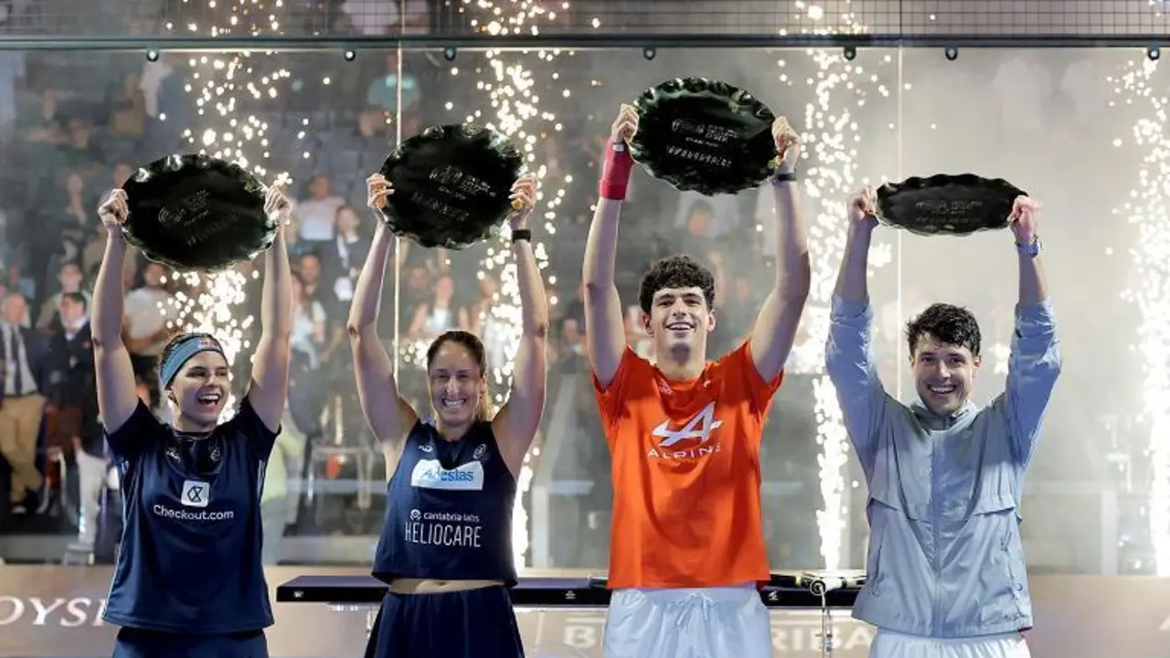 Roma 07 Giugno 2026
BNL Italy Major Premier Padel
Cerimonia di Premiazione
Le vincitrici del torneo femminile Delfina Brea e Gemma Triay con i vincitori del torneo maschile Arturo Coello e Agustin Tapia
Foto Giampiero Sposito