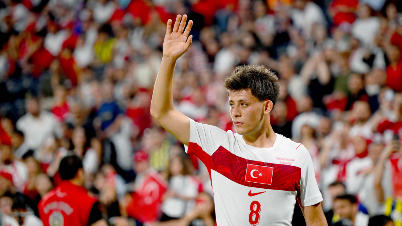 Arda G&uuml;ler, jugador de la selecci&oacute;n turca, tras caer en fase de grupos del Mundial