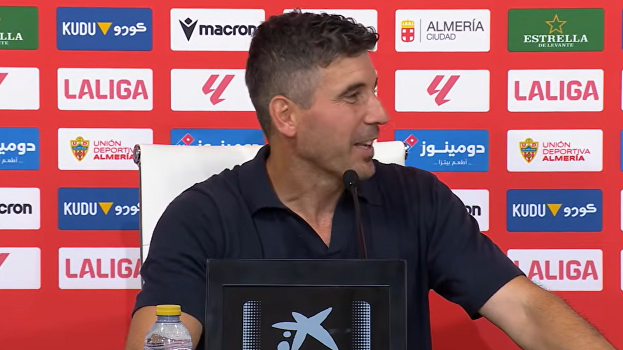 El entrenador del M&aacute;laga CF, Juanfran Funes, tras sellar el ascenso a Primera / Captura de pantalla