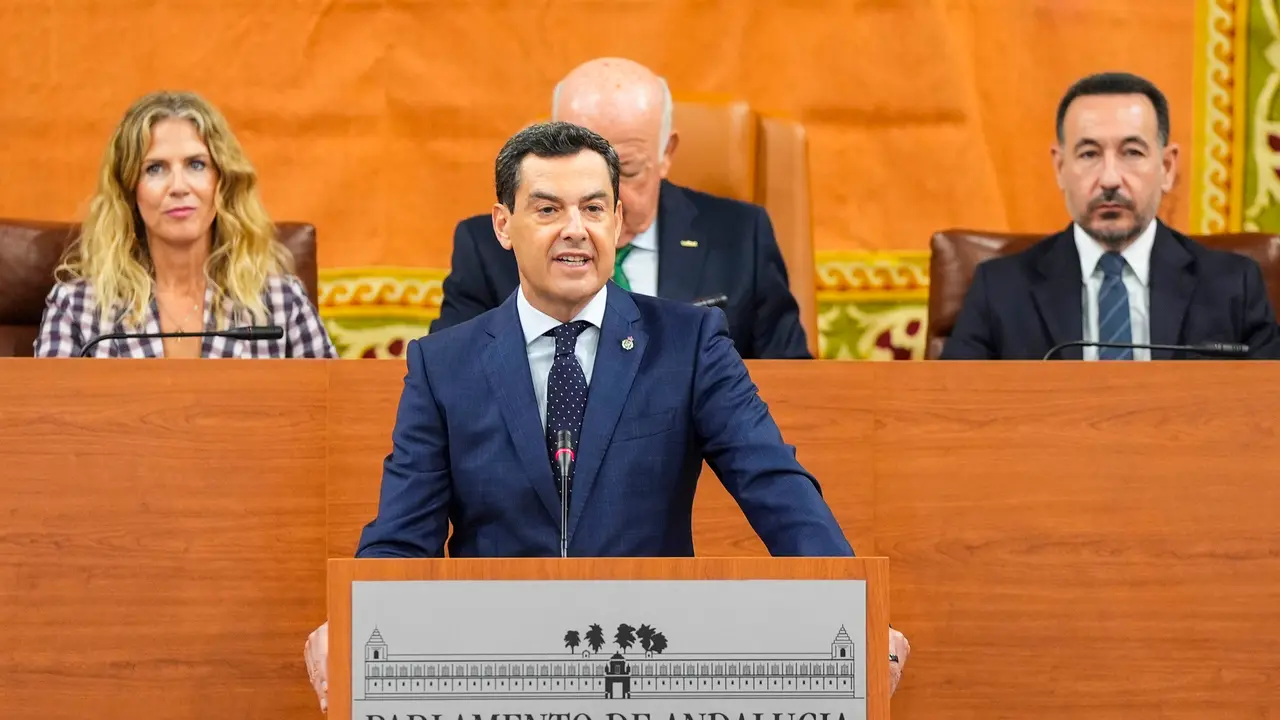 Juanma Moreno, en su tercera investidura / Parlamento de Andaluc&iacute;a