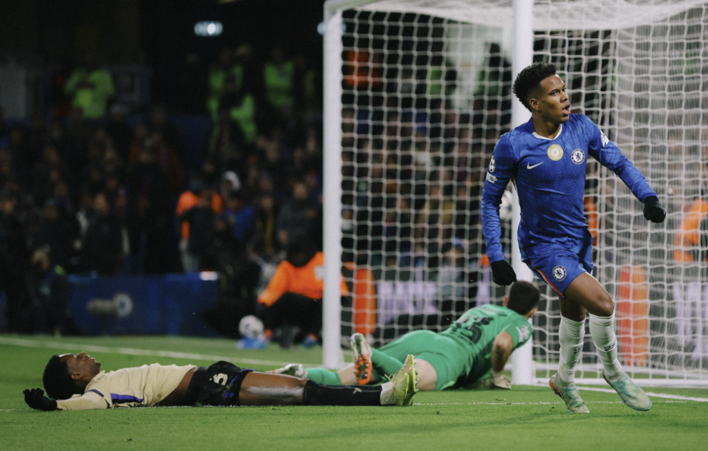 Estêvao anota un gol en el Chelsea 3-0 Barça / HDH