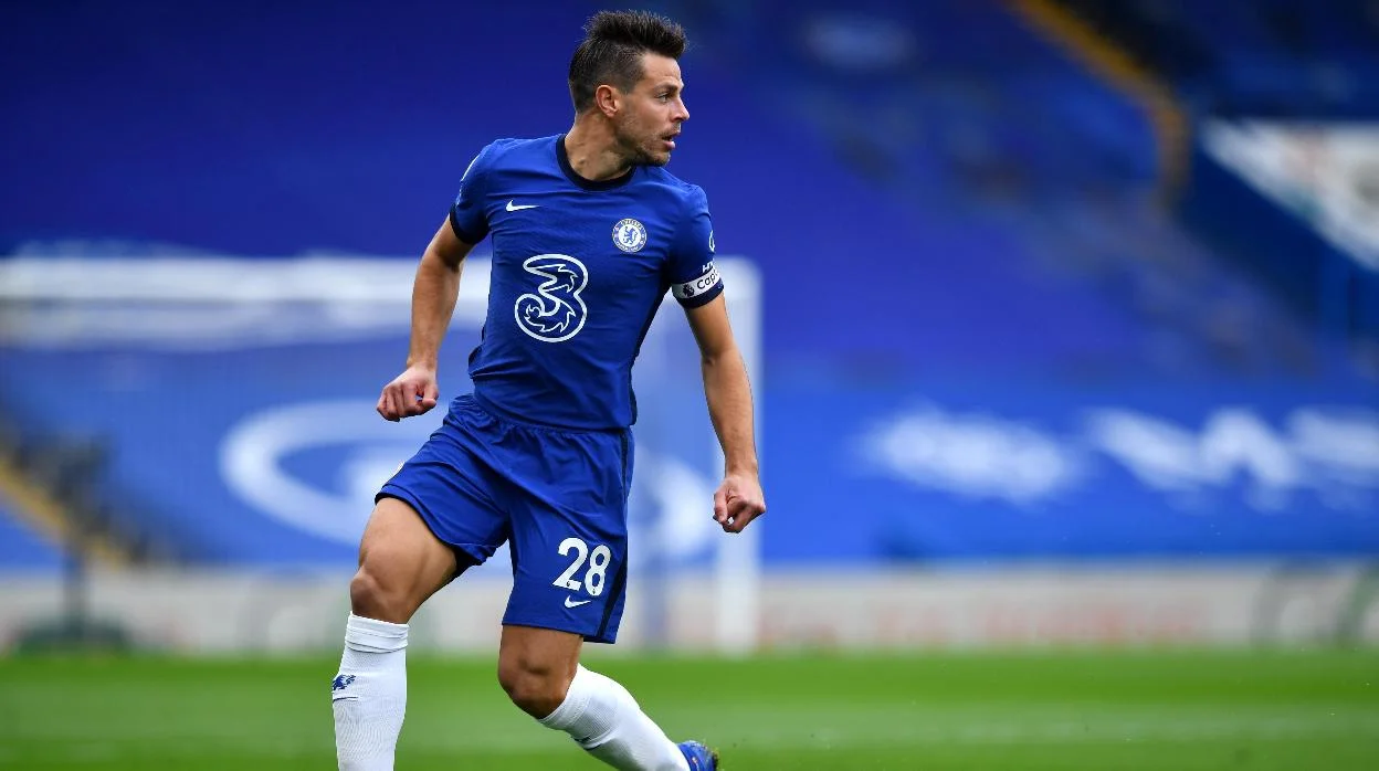Azpilicueta en un encuentro con los 'blues'/ EFE